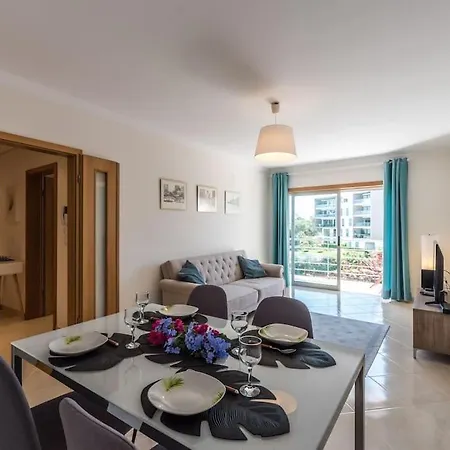Apartment Marina Close To & *