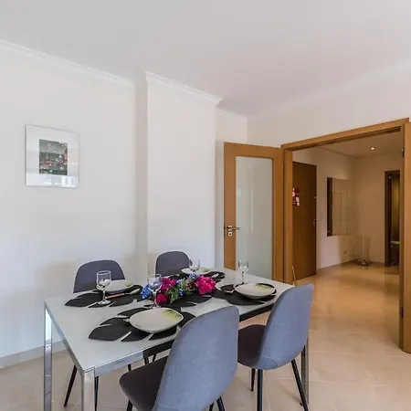 Marina Close To & Apartament