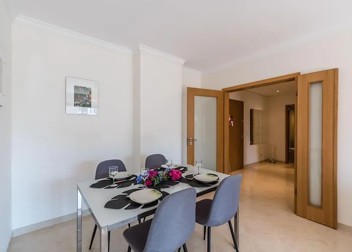 Marina Close To & Apartament